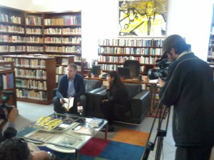 Joan Morales en la Biblioteca de José Saramago, en Tías.